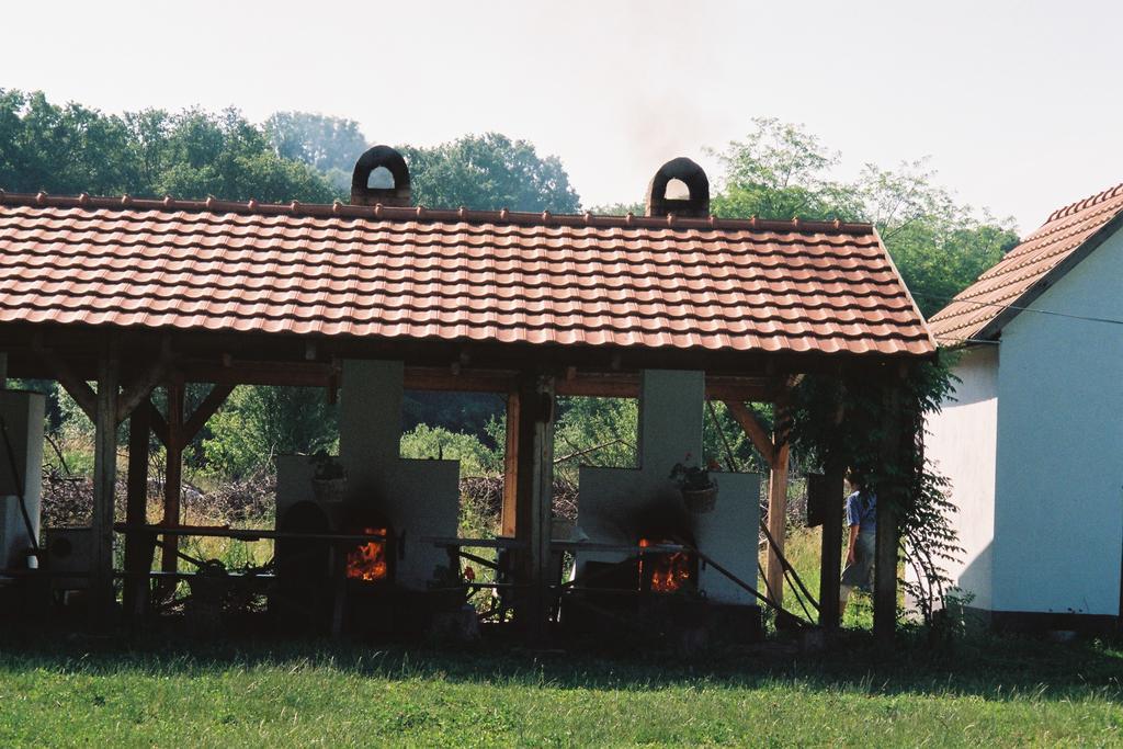 Vizimalom Kemping, Panzio Es Etterem Turistvandi Exterior photo